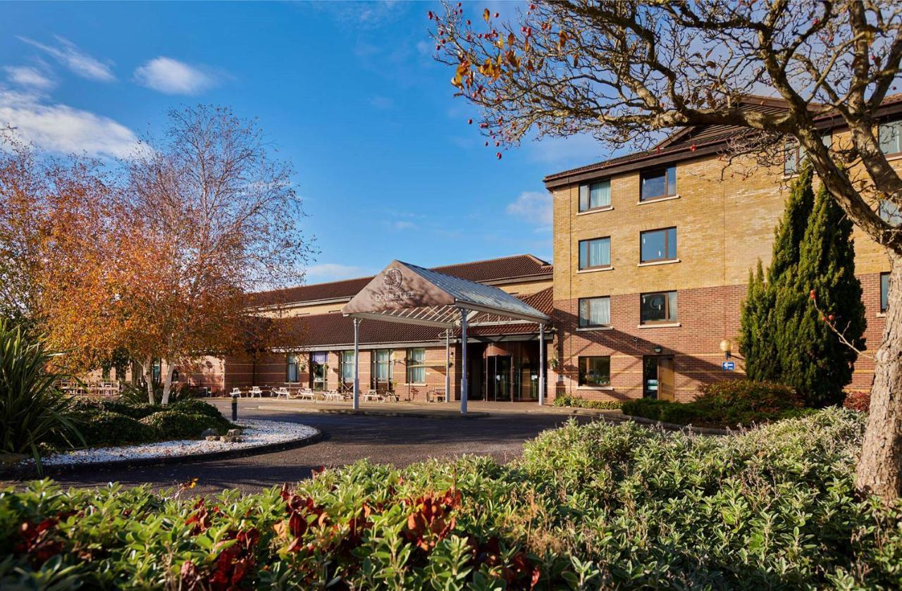 Doubletree By Hilton Swindon Hotel Exterior foto